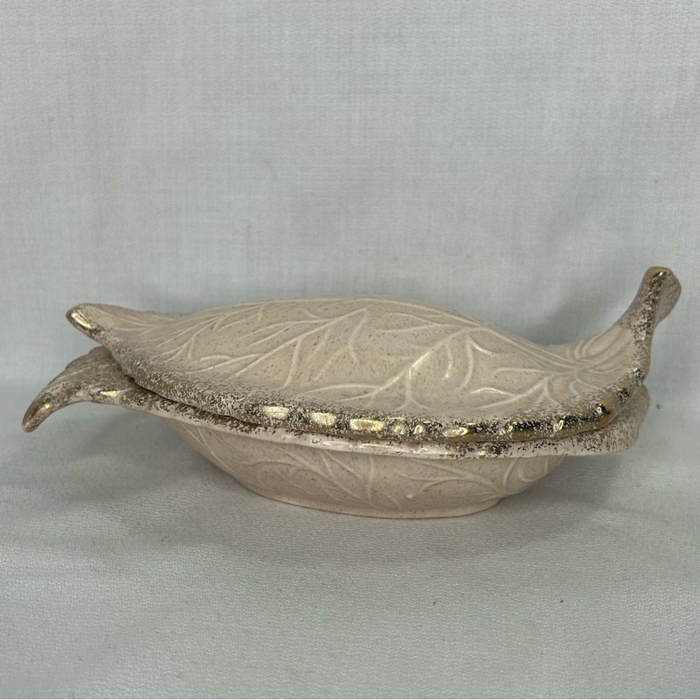 Vtg California USA Leaf-Shaped Cream w/Gold Ceramic Covered Dish 8”x5”x3” MCM